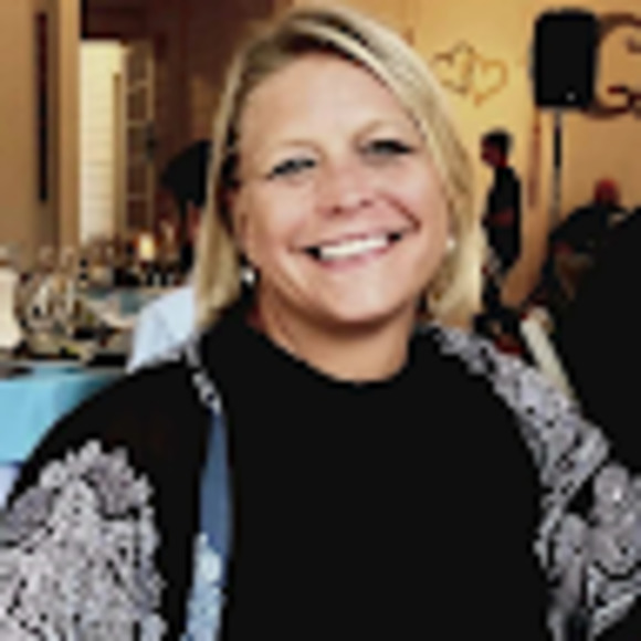 Meet your Posher, Beth - Picture 1 of 1